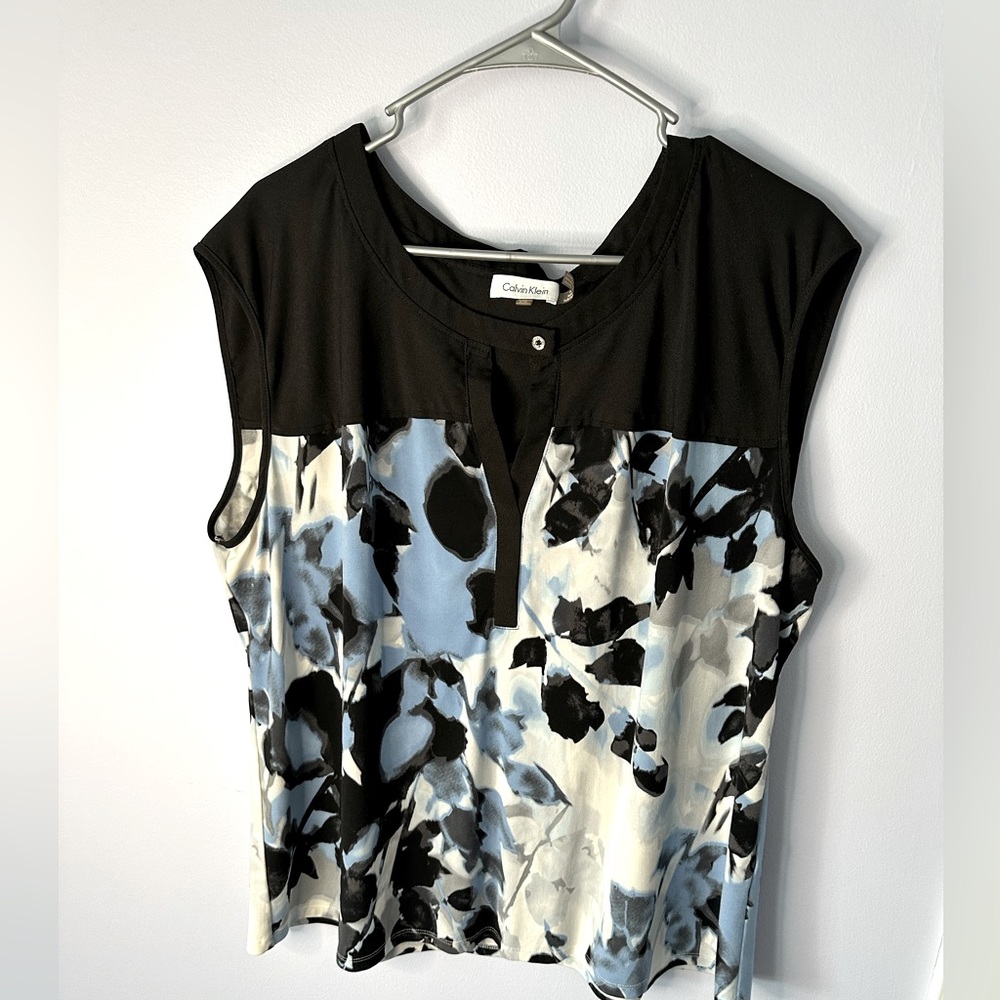 Calvin Klein professional top - women’s 2X